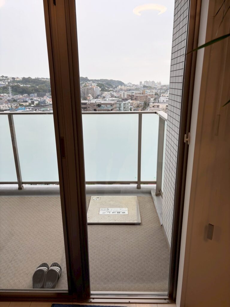 割れた掃き出し窓をすぐにガラス修理できました！